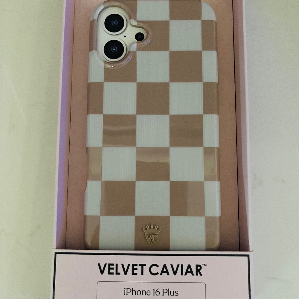 New NIB. Velvet Caviar iPhone 16 plus